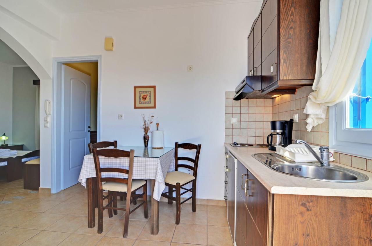 Nikos Sea View Apartments Адамас Екстер'єр фото