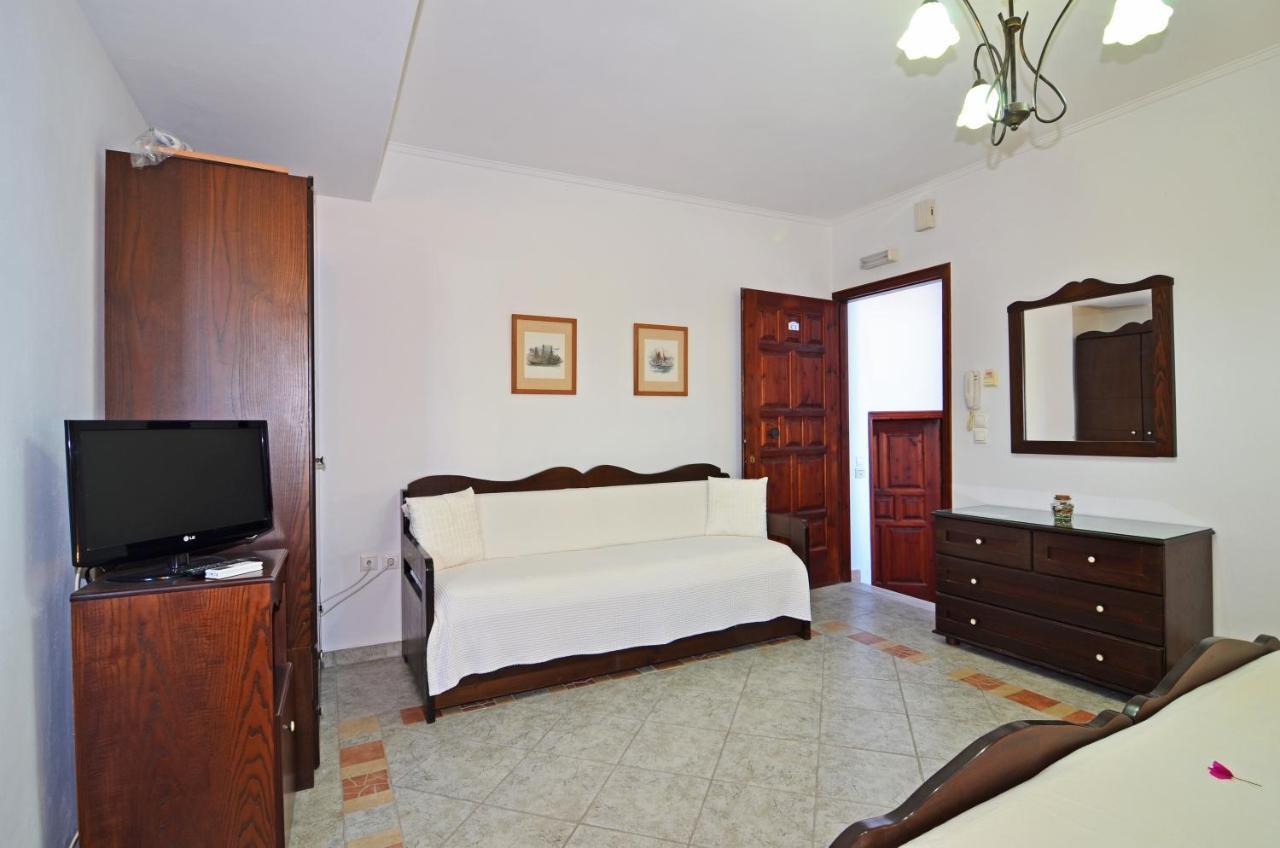 Nikos Sea View Apartments Адамас Екстер'єр фото
