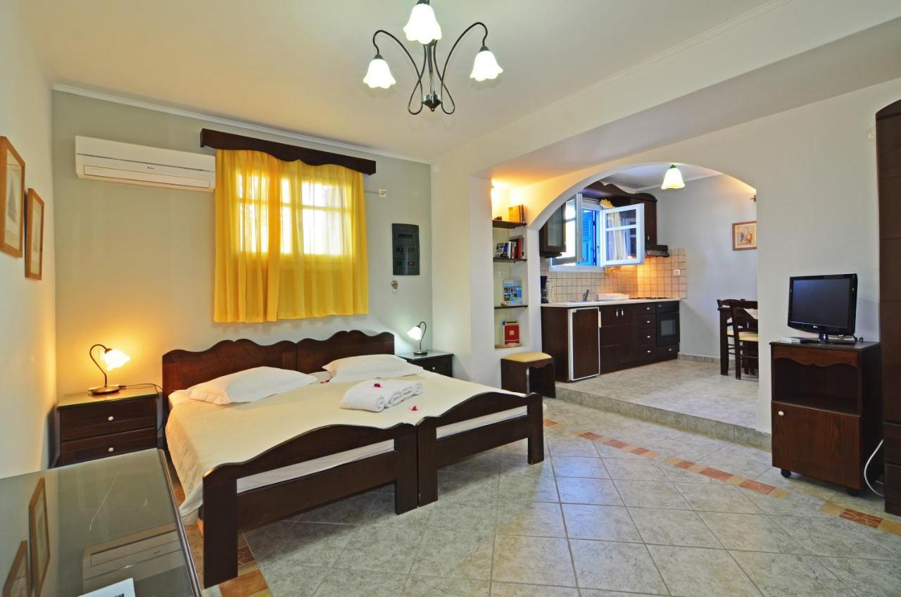 Nikos Sea View Apartments Адамас Екстер'єр фото