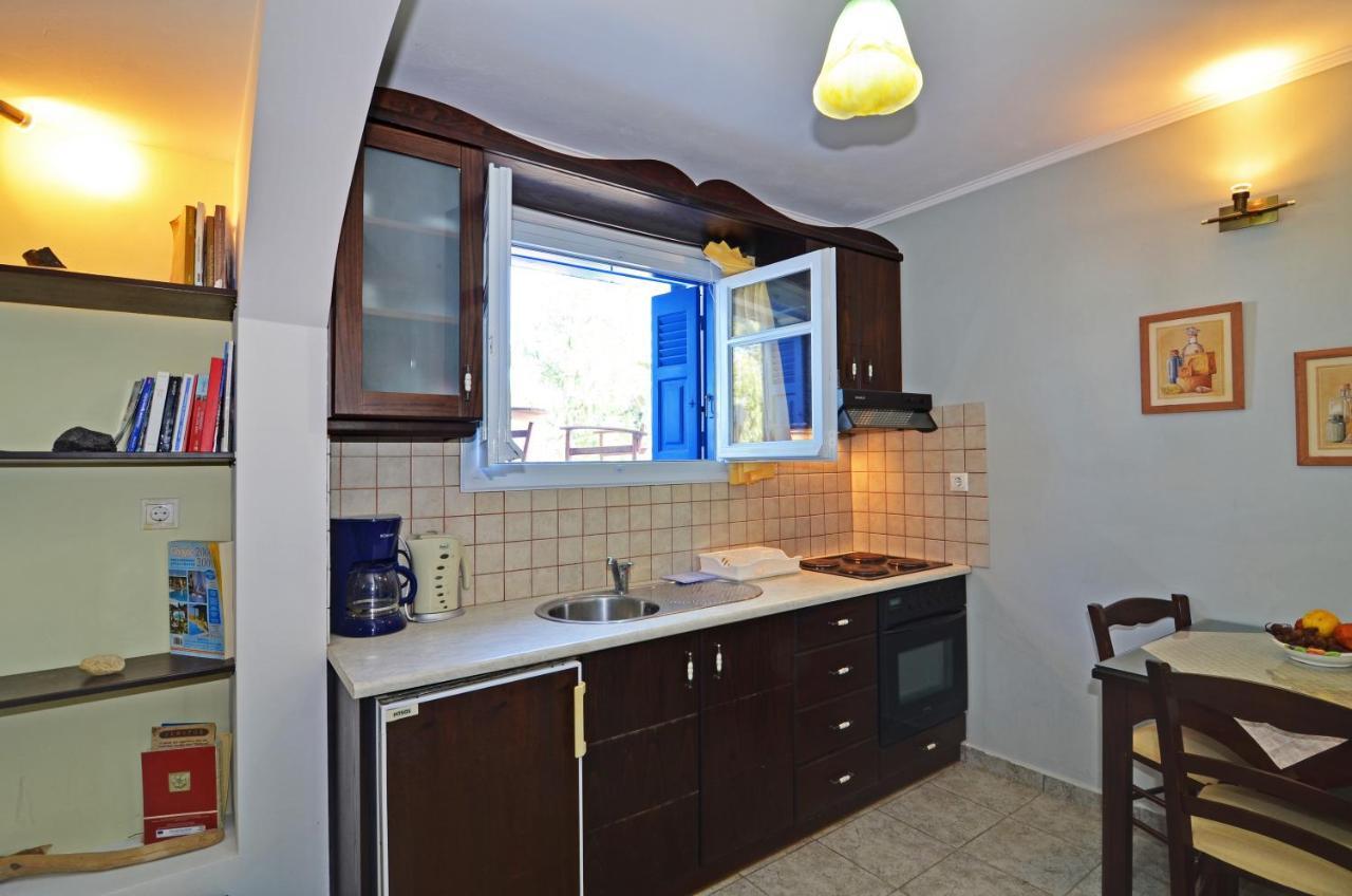 Nikos Sea View Apartments Адамас Екстер'єр фото